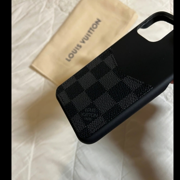 Louis Vuitton Damier Graphite iPhone 11 Pro Bumper Card Holder Case - Picture 4 of 4
